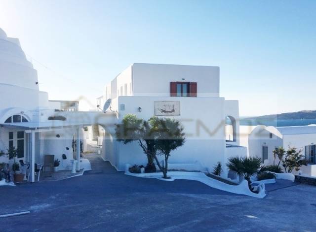 (For Sale) Other Properties Hotel || Cyclades/Santorini-Thira - 1.400 Sq.m, 11.500.000€ 