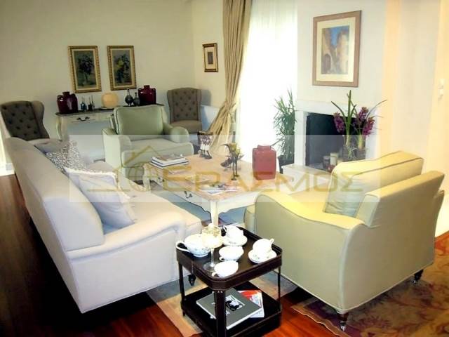 (For Sale) Residential Maisonette || East Attica/Vari-Varkiza - 207 Sq.m, 3 Bedrooms, 530.000€ 