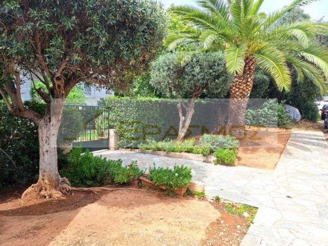 (Προς Πώληση) Αξιοποιήσιμη Γη Οικόπεδο || Αθήνα Νότια/Γλυφάδα - 700 τ.μ, 1.770.000€ 